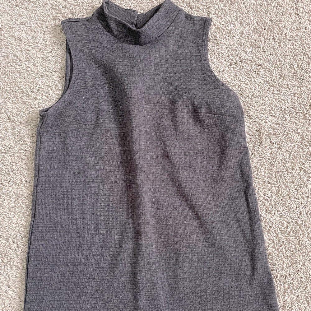 Mock neck turtleneck tank top from Banana Republic. Size XS